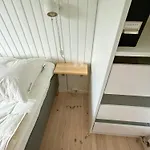 度假居 Charming With Sea View In Hejlsminde *