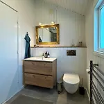 度假居 Charming With Sea View In Hejlsminde *