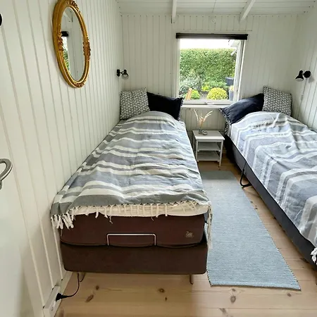 Dom wakacyjny Charming With Sea View In