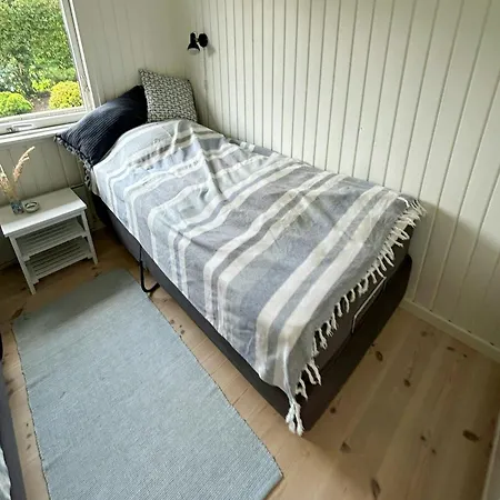 Charming With Sea View In Dom wakacyjny Hejlsminde