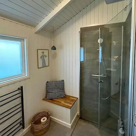 Charming With Sea View In Dom wakacyjny *